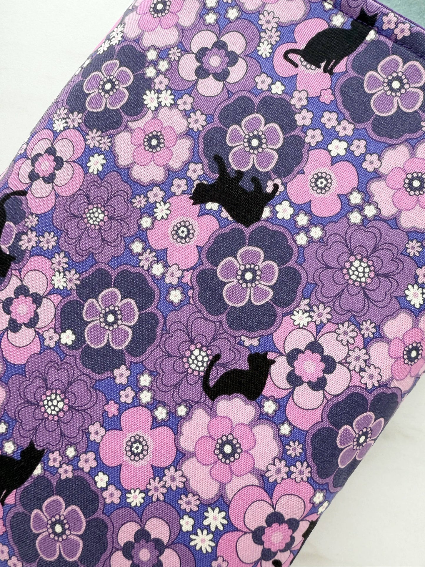 Cats groove - padded book sleeve, book pouch