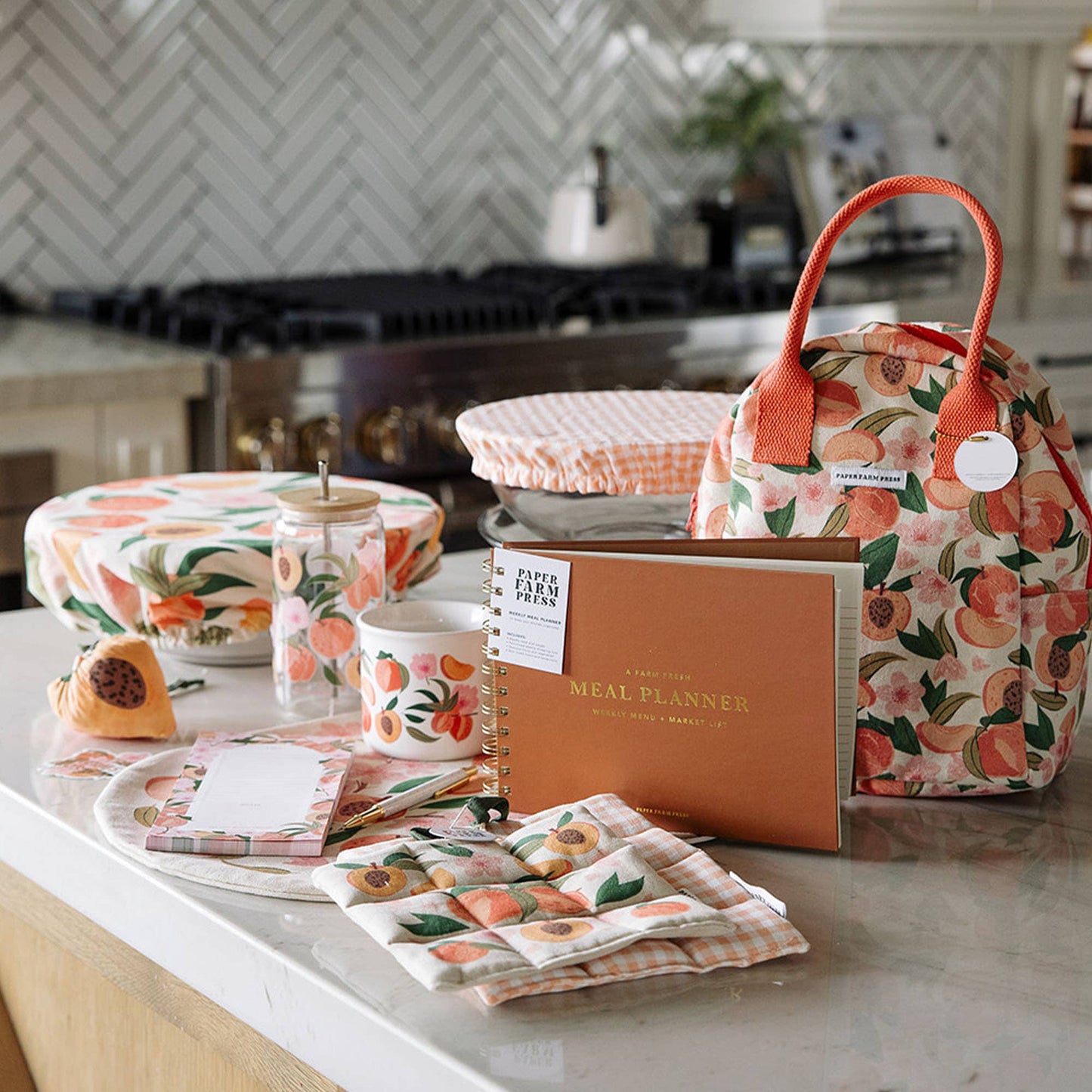 Peach Blossom Glass Can