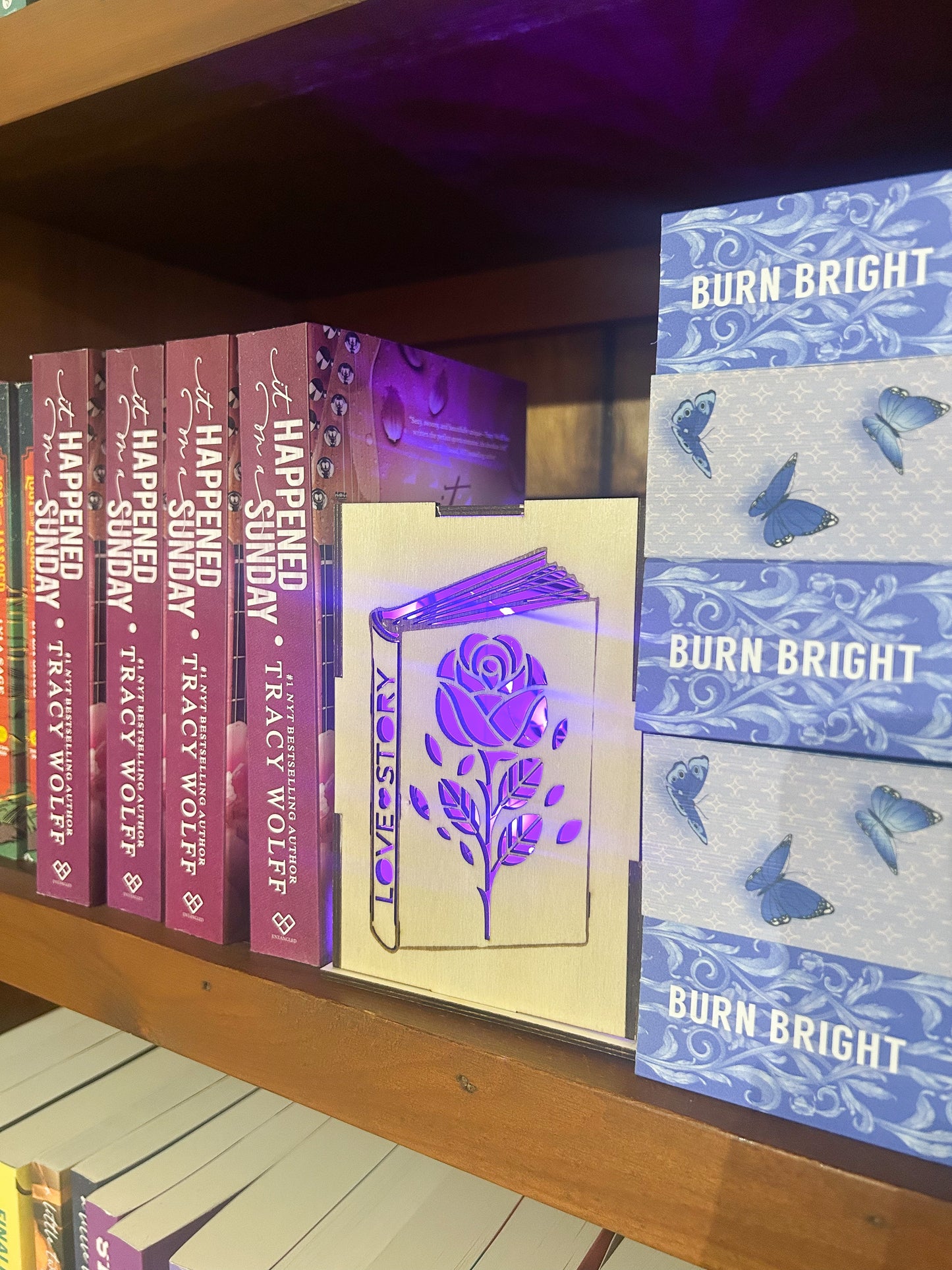 Romance Shelf Light