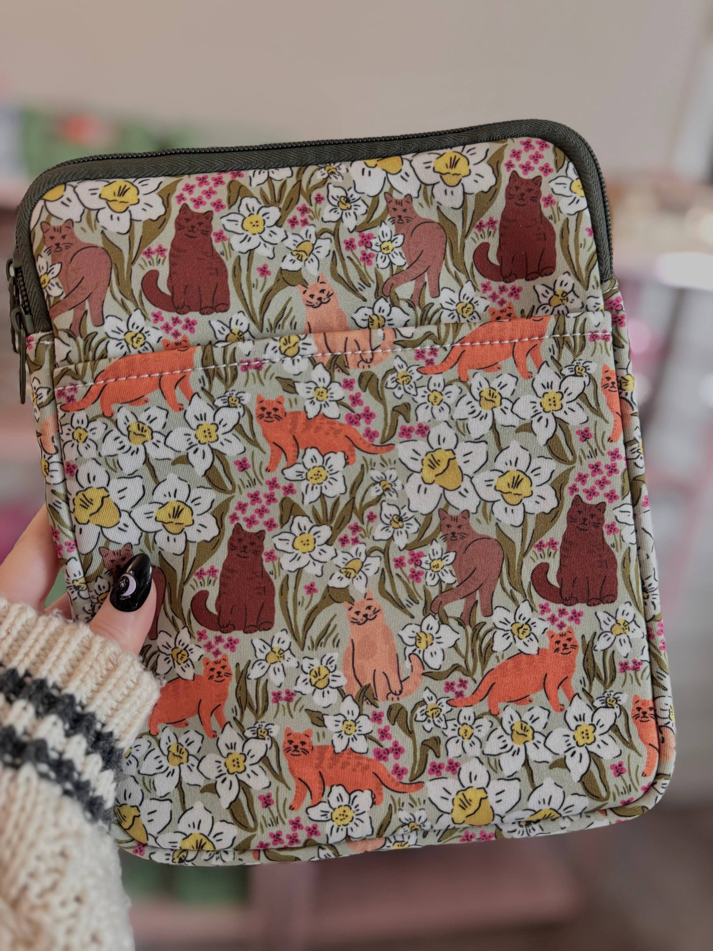 Vintage Cat Lover Floral Book & Kindle Sleeve Pouch