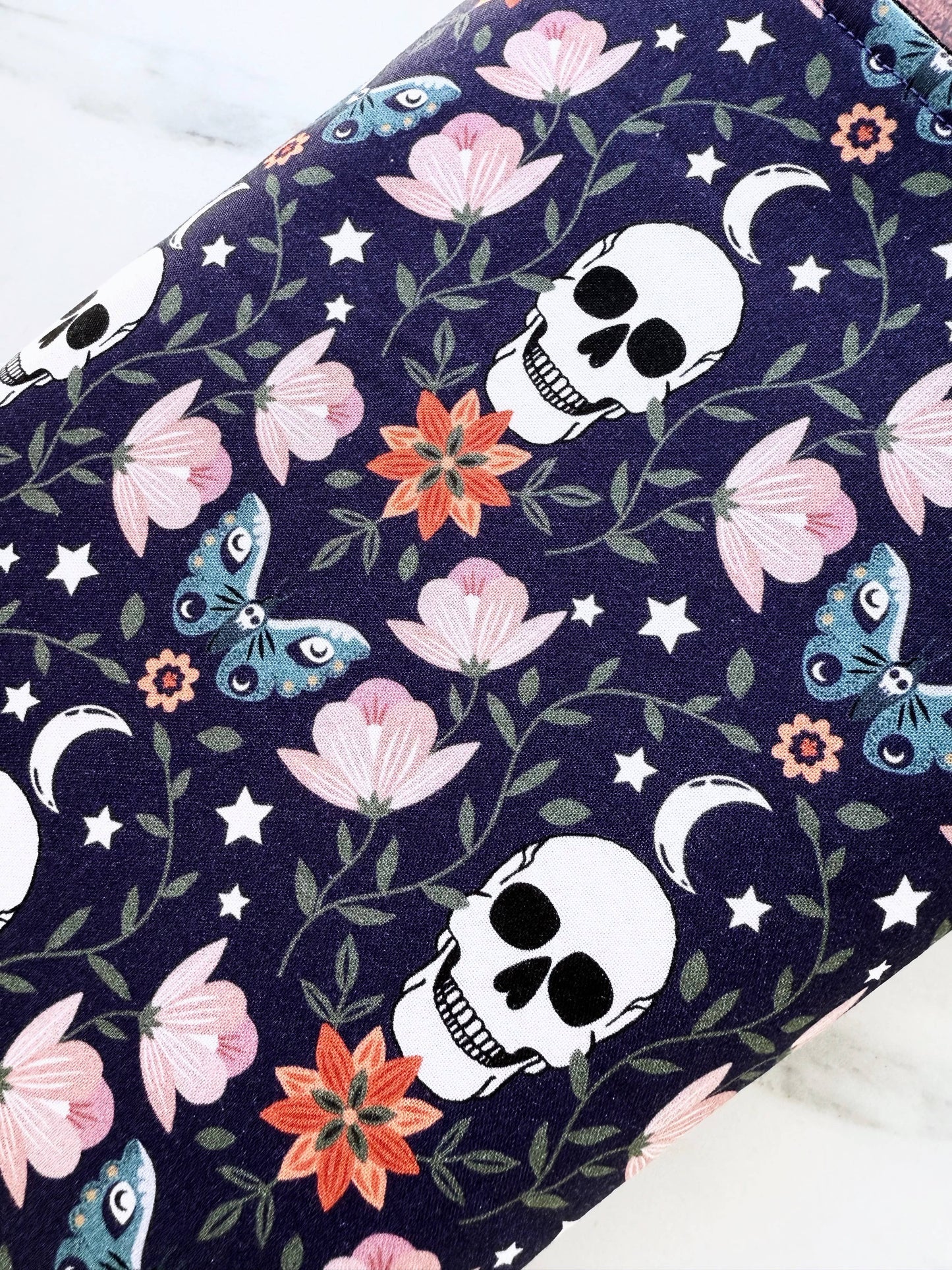 Flower skulls - padded book sleeve, book pouch