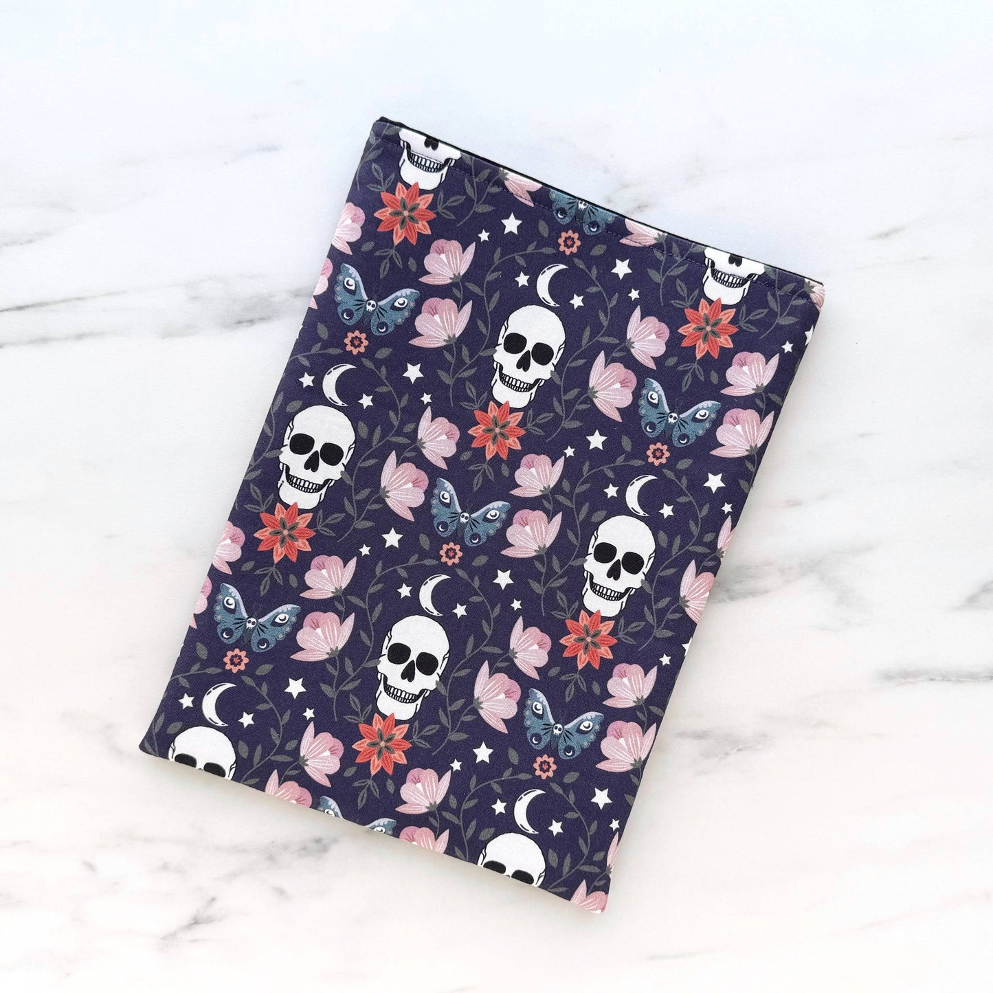 Flower skulls - padded book sleeve, book pouch
