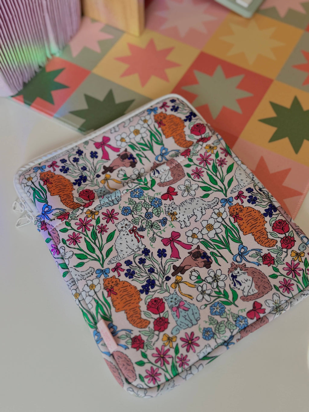 Vintage Cats & Bows Book & Kindle Pouch, Medium E-Reader Zip up Book Sleeve