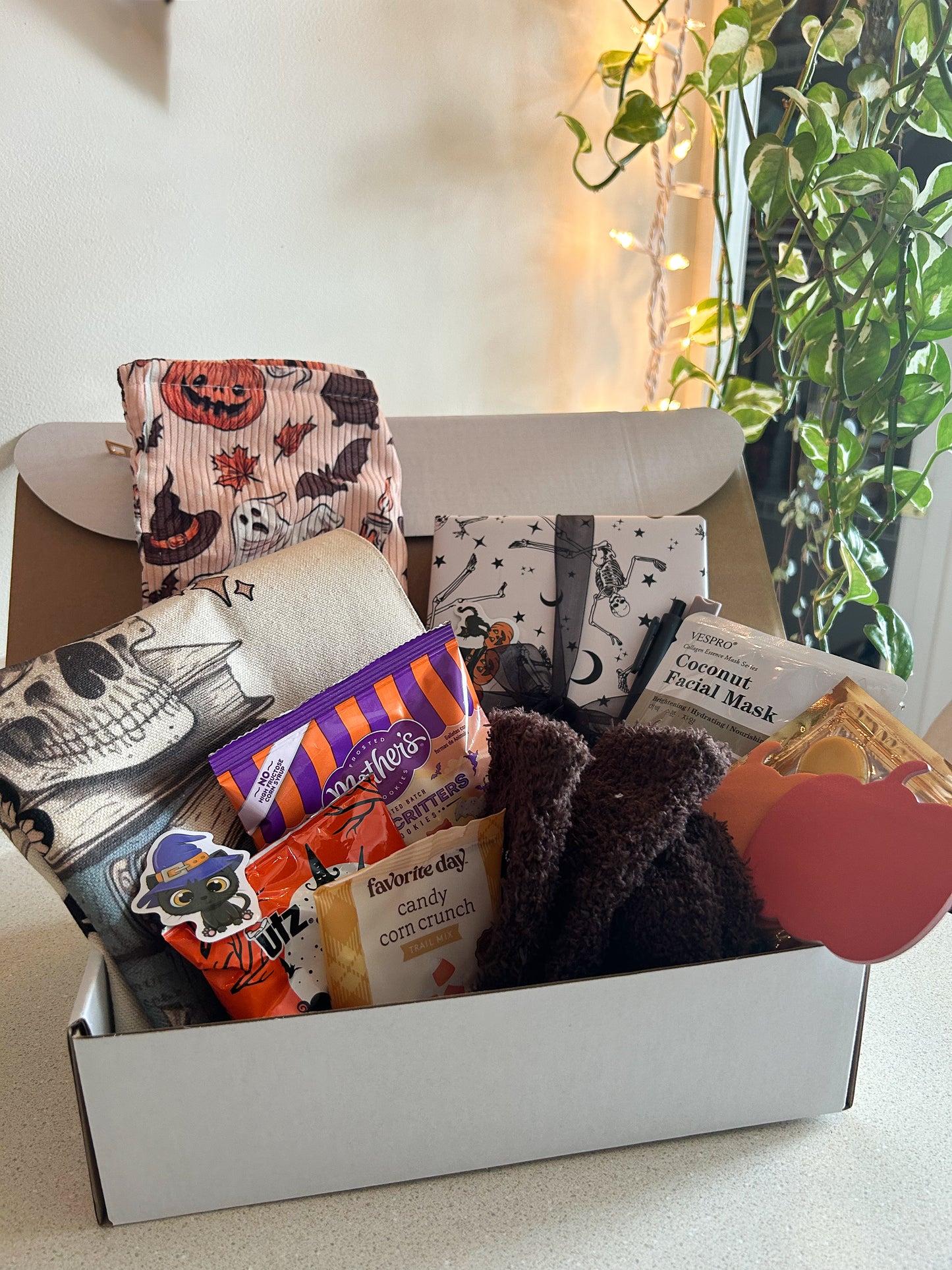 MINI All Treats No Tricks Fall Box