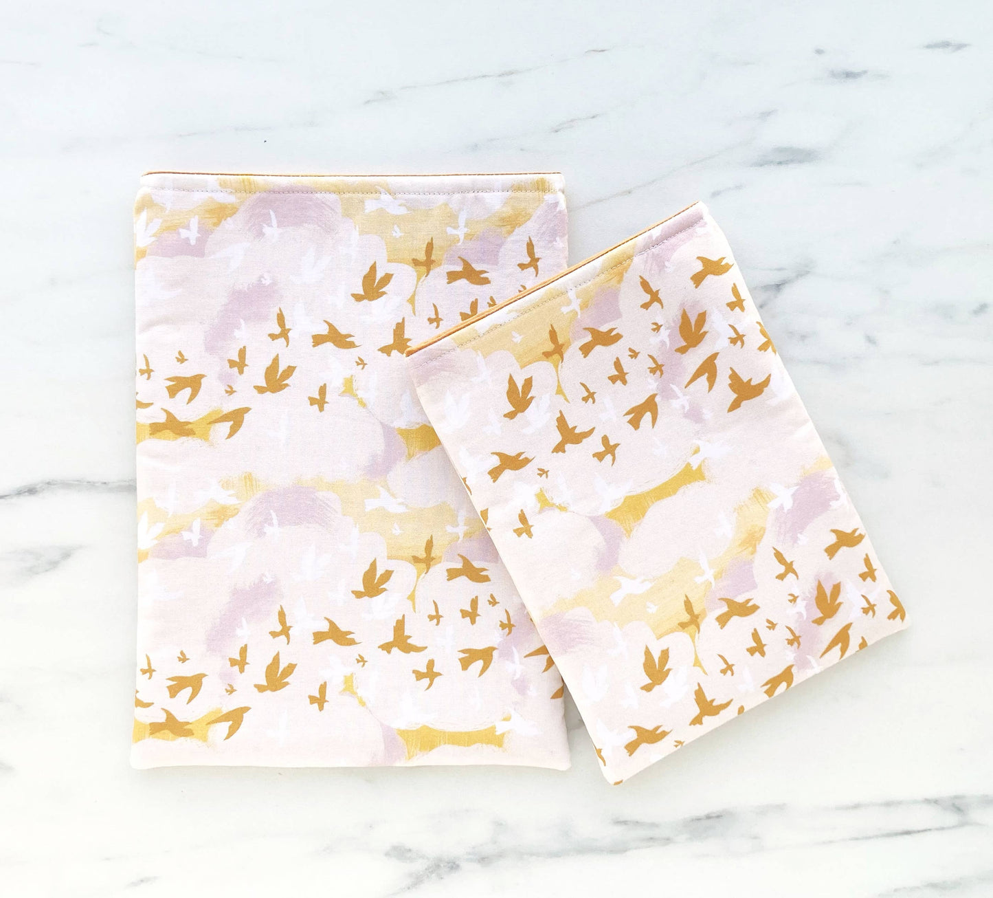 Birds in flight  - padded book sleeve, book pouch