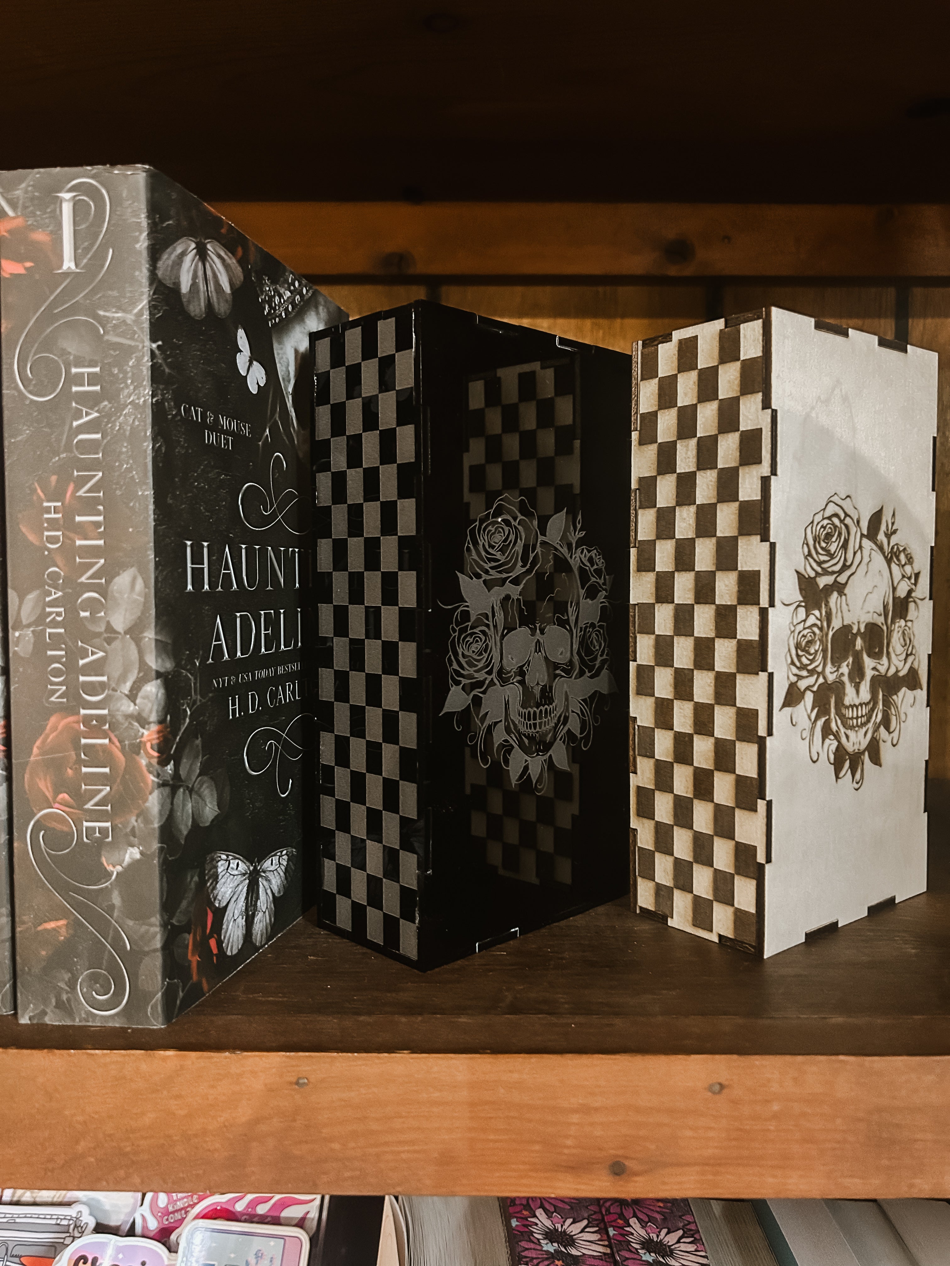 Dark Romance Bookend