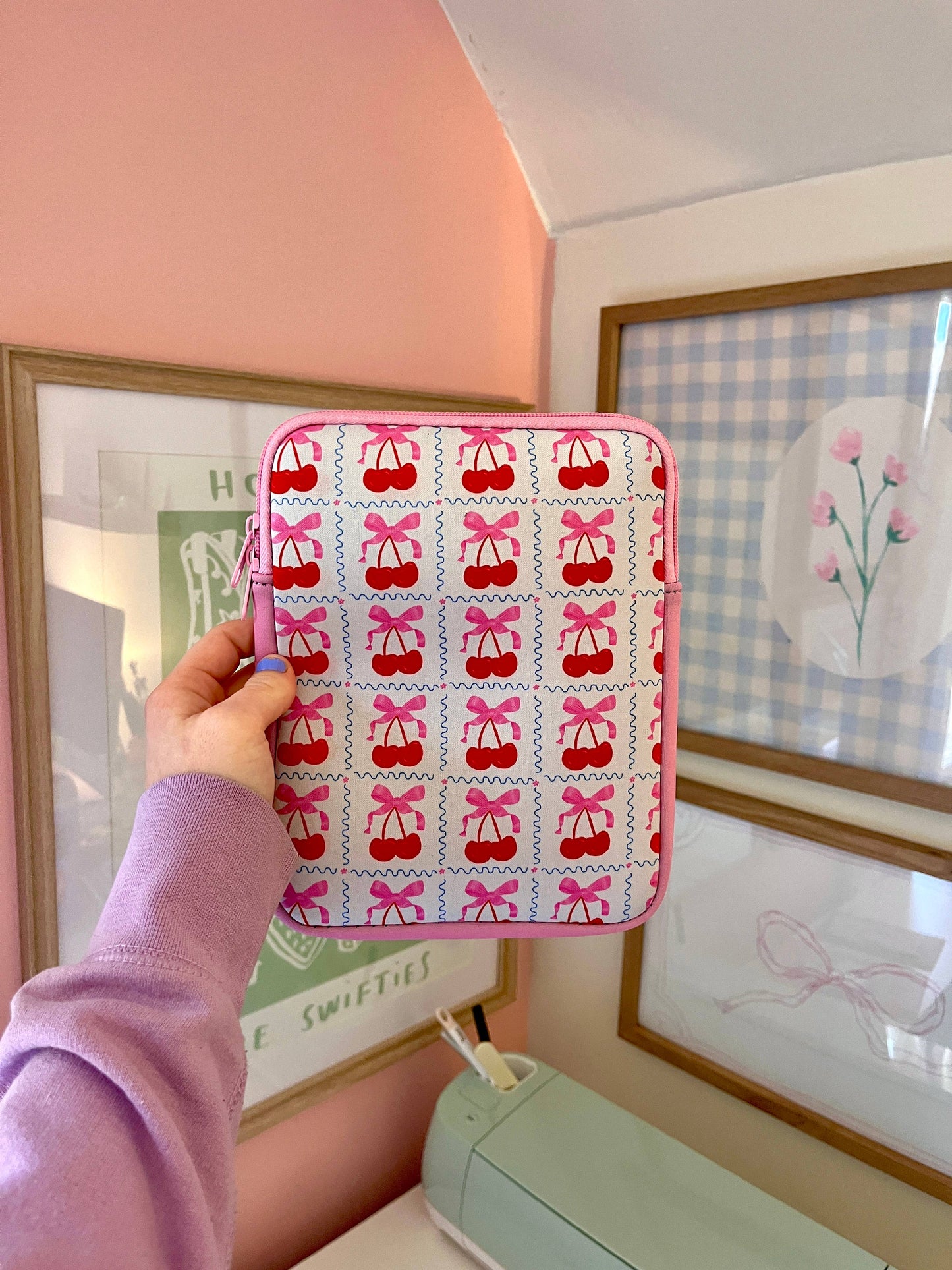 Bow Cherry Kindle/E-Reader Case